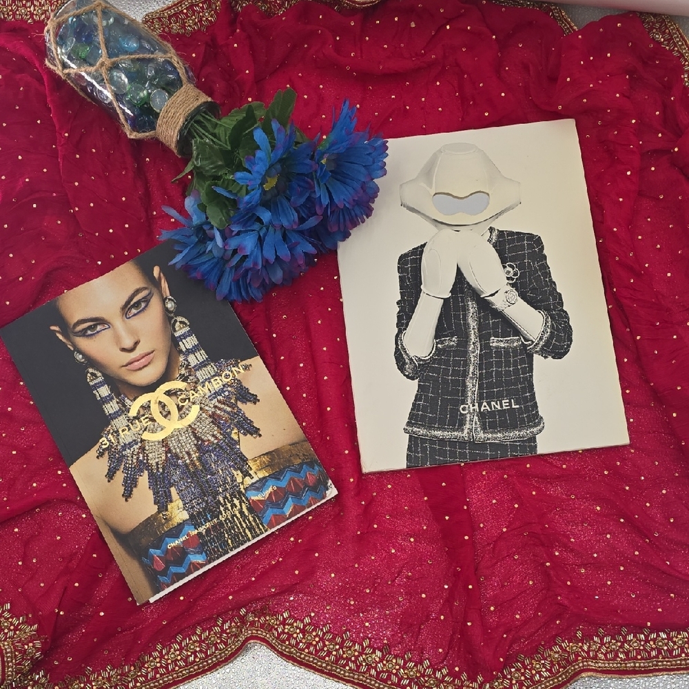 CHANEL Fashion Book Set with Black and White Covers